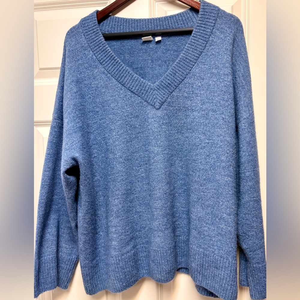 GAP Factory ForeverCozy Oversized Women's Soft Blue V-Neck Sweater, Size XXL